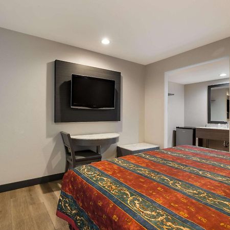 Rodeway Inn San Bernardino & Redlands Buitenkant foto
