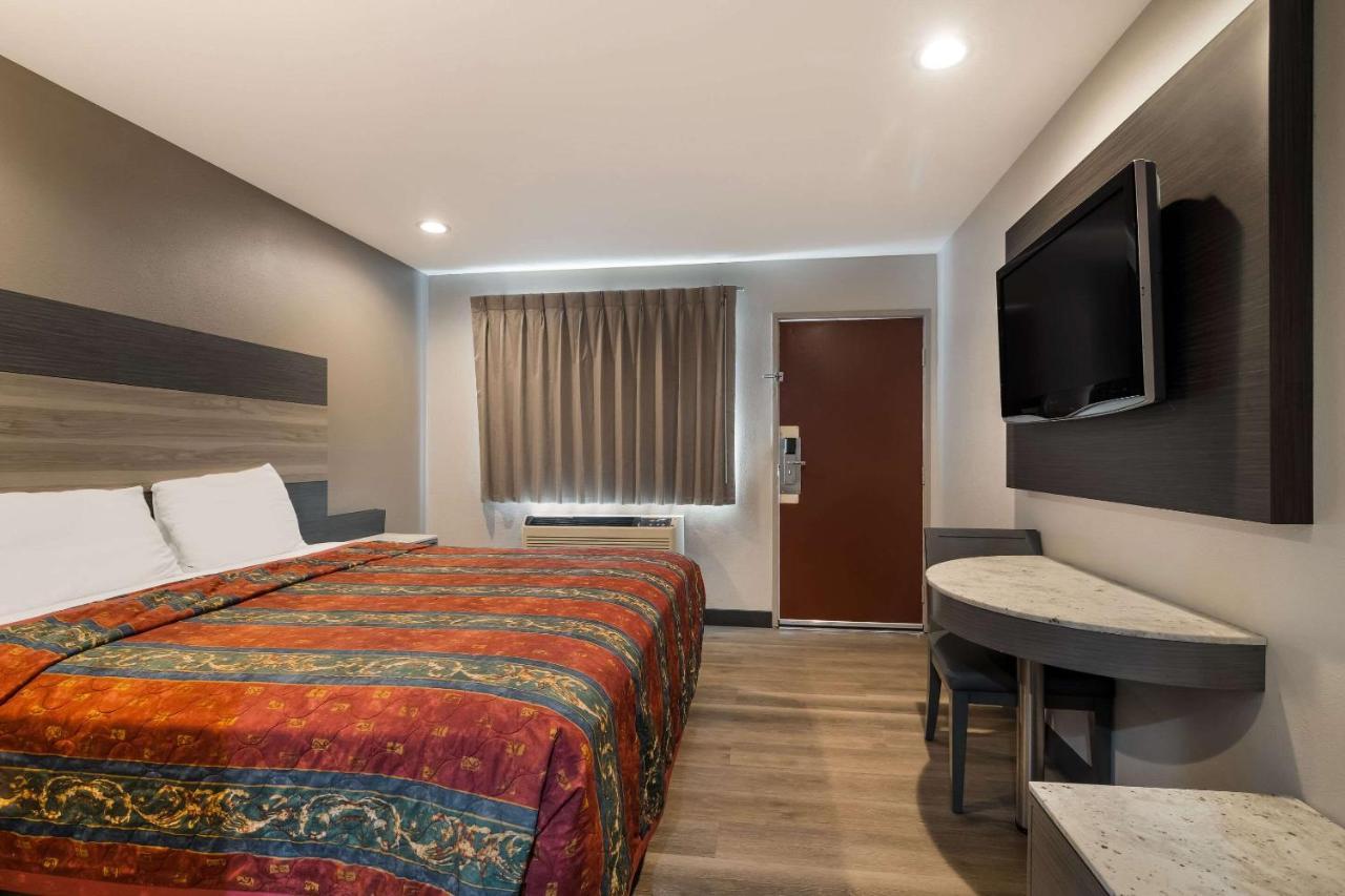Rodeway Inn San Bernardino & Redlands Buitenkant foto